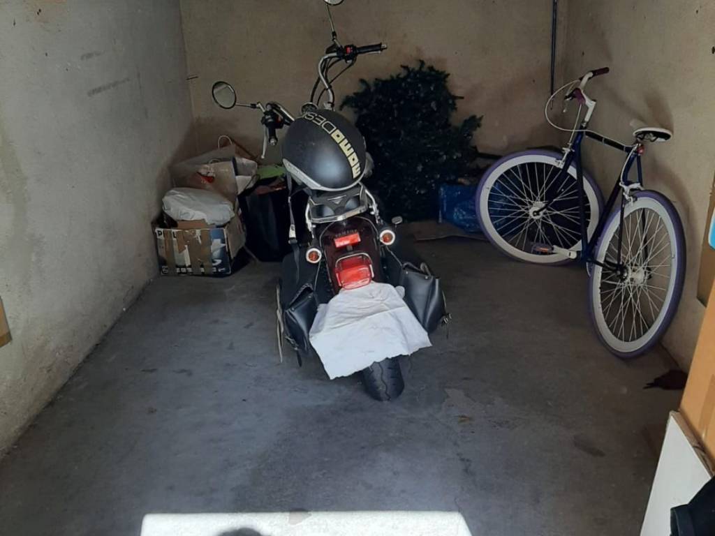 box auto in vendita a Novara in zona zona Bicocca