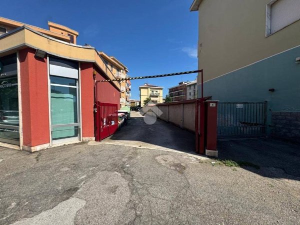 box auto in vendita a Novara in zona Zona Santa Rita