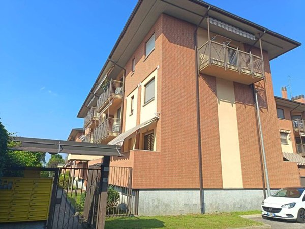 appartamento in vendita a Novara in zona Veveri
