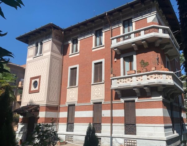 casa indipendente in vendita a Novara in zona Centro Città