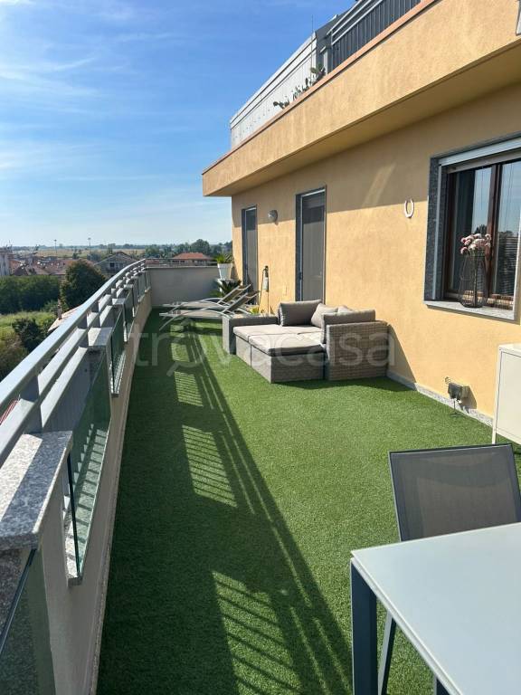 appartamento in vendita a Novara in zona Zona Santa Rita