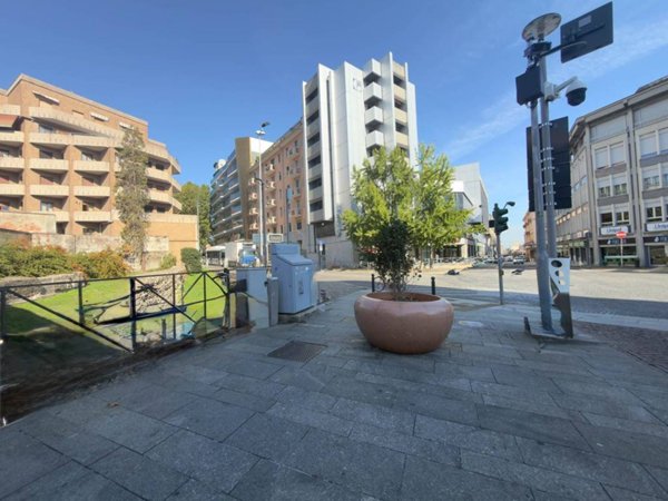 ufficio in vendita a Novara in zona Centro Città