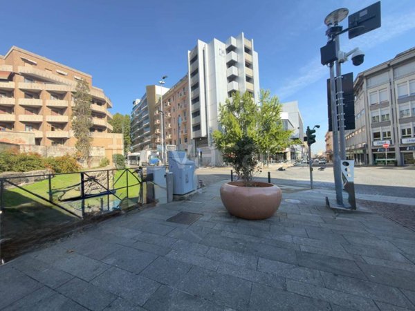 ufficio in vendita a Novara in zona Centro Città