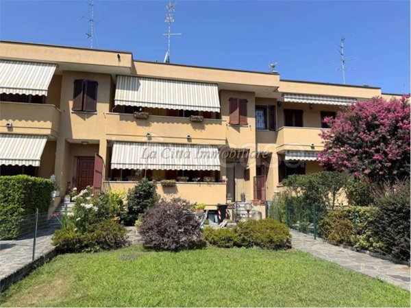 casa indipendente in vendita a Novara in zona zona Bicocca