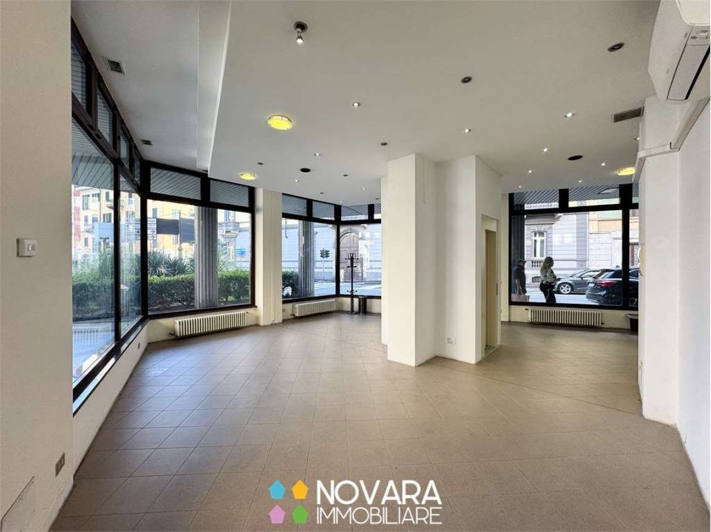 ufficio in vendita a Novara in zona Centro Città