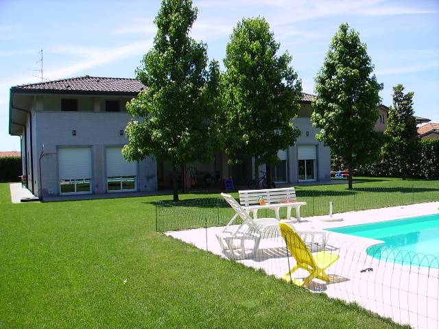 casa indipendente in vendita ad Oleggio