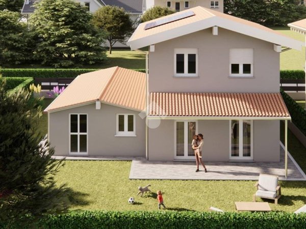 casa indipendente in vendita ad Oleggio in zona San Giovanni