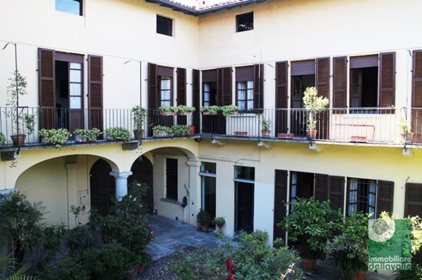 casa indipendente in vendita ad Oleggio