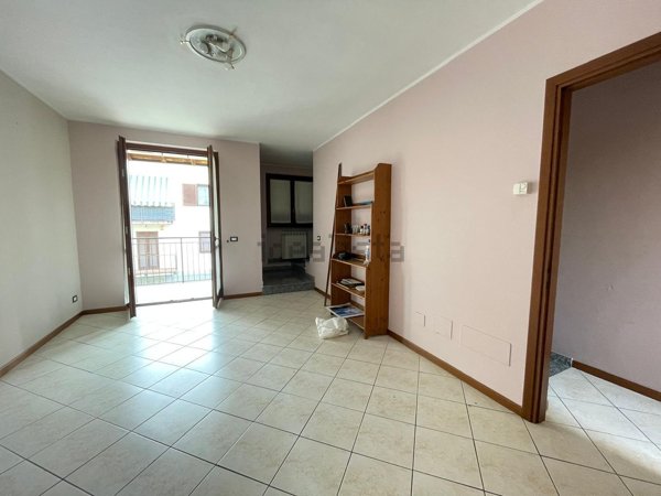 casa indipendente in vendita ad Oleggio