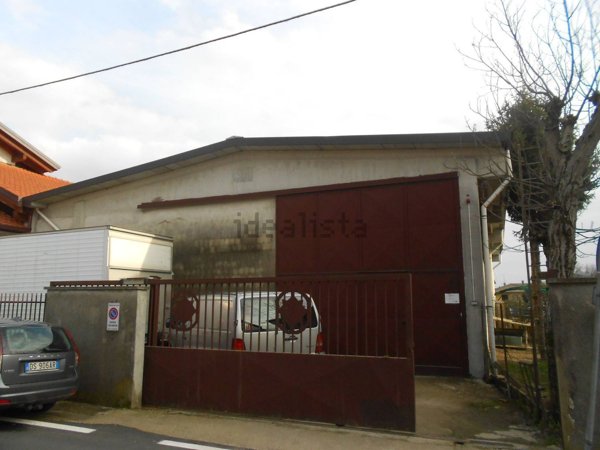 ufficio in vendita ad Oleggio in zona Loreto