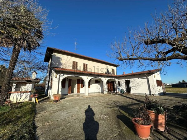 quadrivano in vendita ad Oleggio