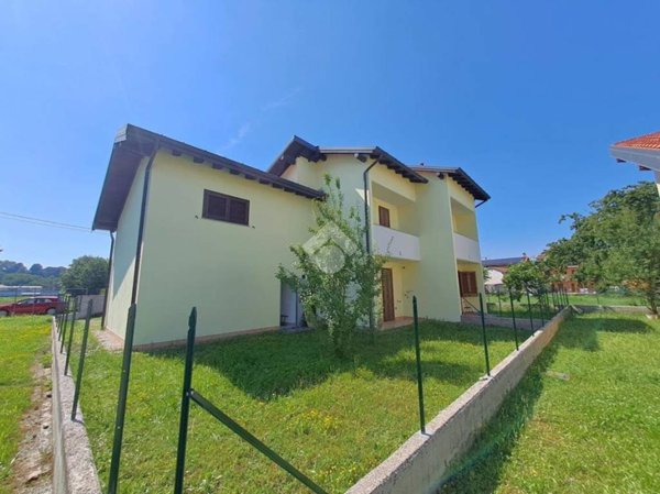 casa indipendente in vendita ad Oleggio in zona Santo Stefano.