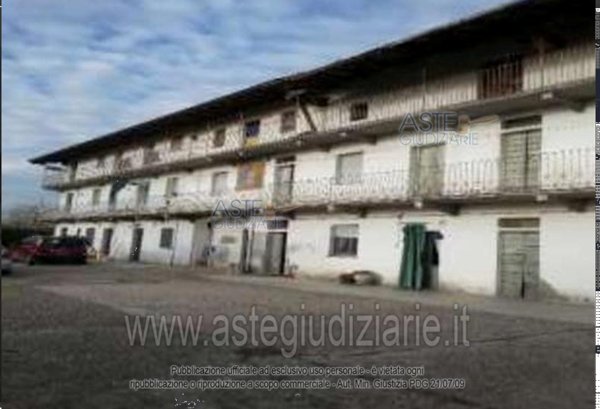 casa indipendente in vendita ad Oleggio