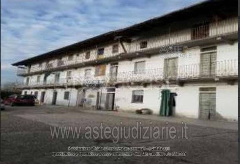 casale in vendita ad Oleggio