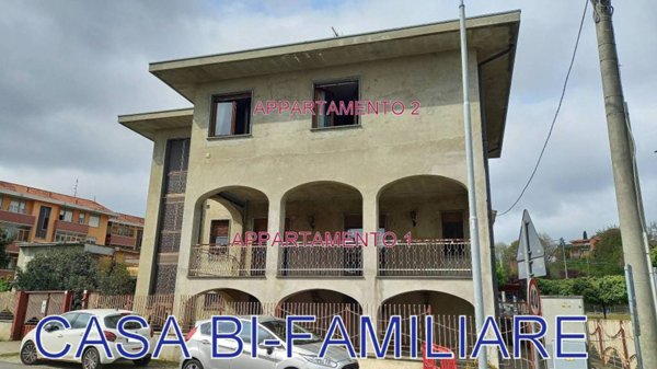 casa indipendente in vendita ad Oleggio
