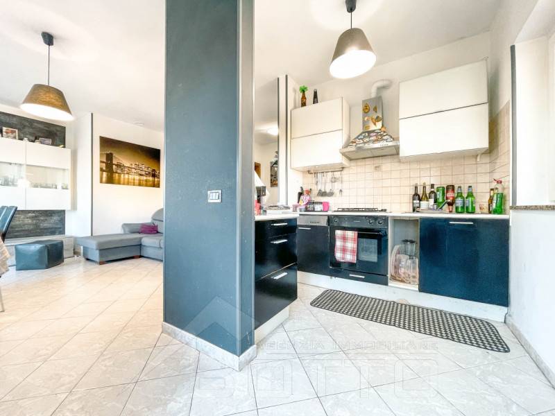 casa indipendente in vendita ad Oleggio