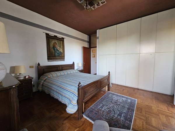 casa indipendente in vendita ad Oleggio
