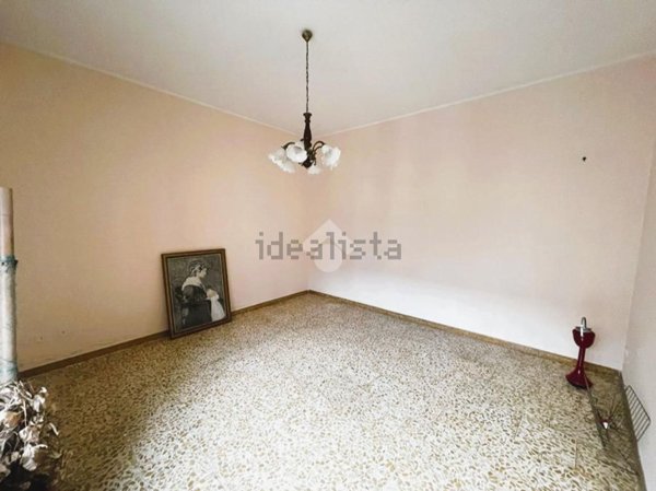 casa indipendente in vendita ad Oleggio