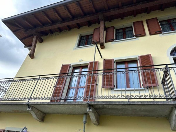 appartamento in vendita ad Oleggio in zona Bedisco
