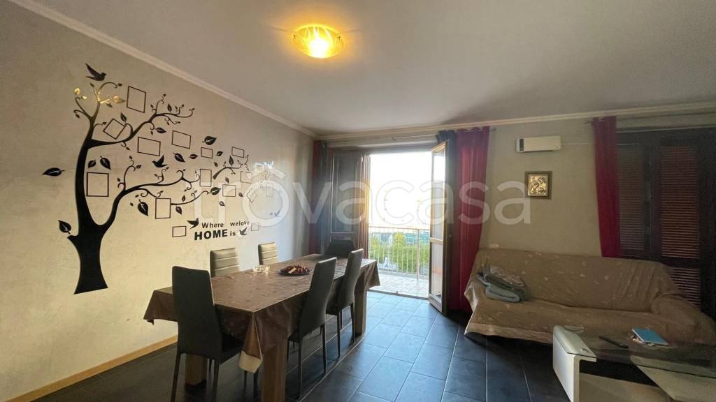 casa indipendente in vendita ad Oleggio
