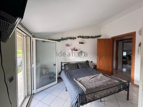 casa indipendente in vendita ad Oleggio in zona Santo Stefano.