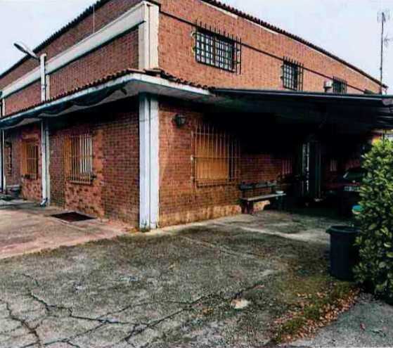 casa semindipendente in vendita ad Oleggio