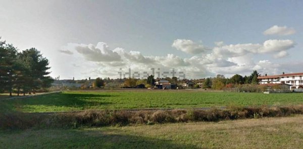 casale in vendita ad Oleggio