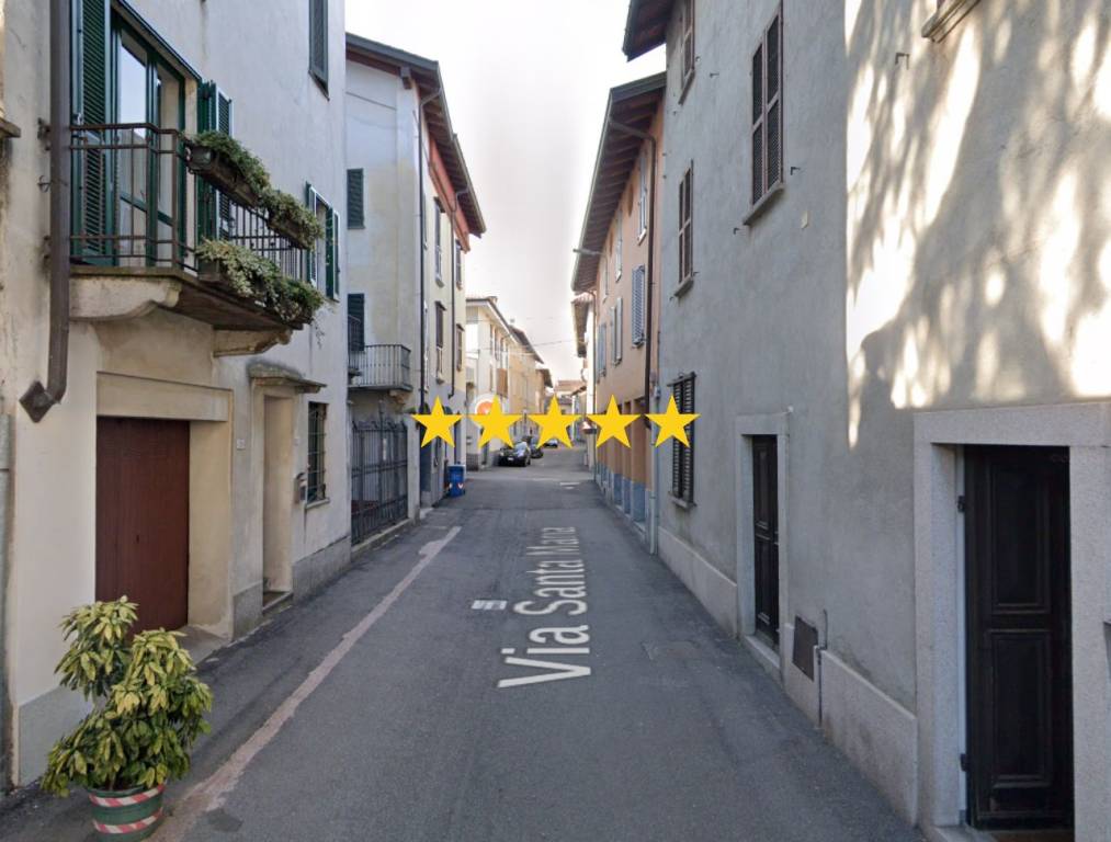 casa indipendente in vendita ad Oleggio