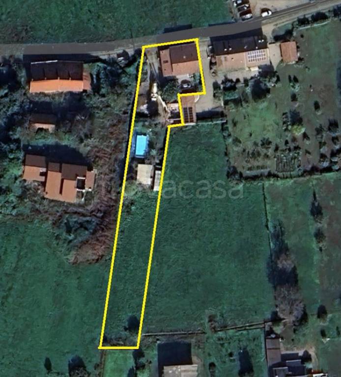 casa indipendente in vendita ad Oleggio