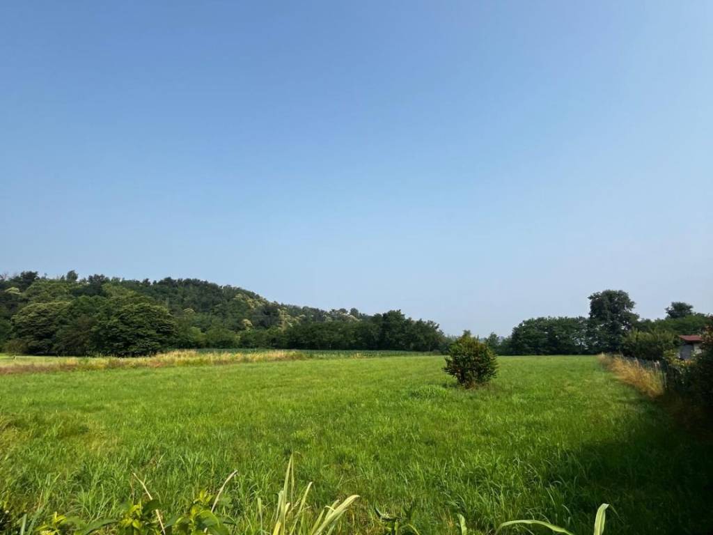 terreno agricolo in vendita ad Oleggio