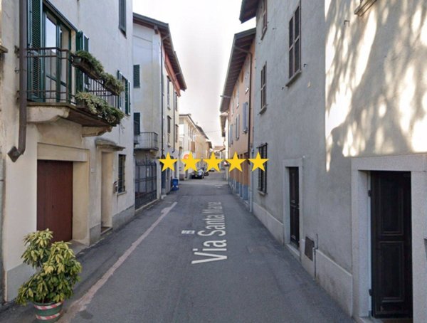 casa indipendente in vendita ad Oleggio