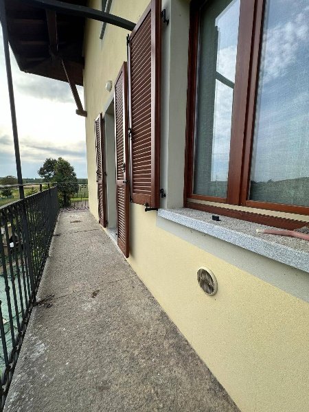appartamento in vendita ad Oleggio in zona Bedisco