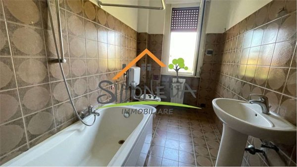 appartamento in vendita ad Oleggio in zona Loreto