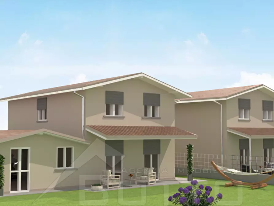 casa indipendente in vendita ad Oleggio in zona San Giovanni