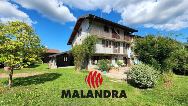 casa indipendente in vendita ad Oleggio