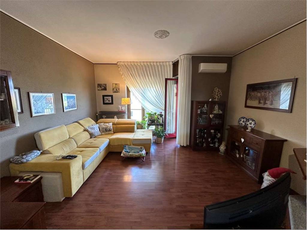 appartamento in vendita ad Oleggio