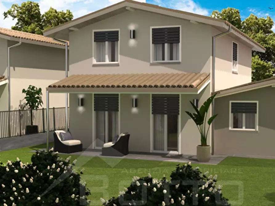 casa indipendente in vendita ad Oleggio in zona San Giovanni