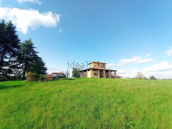 casa indipendente in vendita ad Oleggio