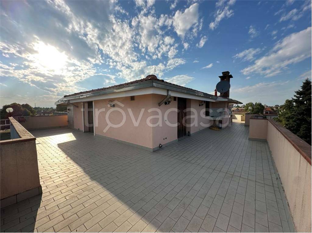 appartamento in vendita ad Oleggio in zona Gaggiolo