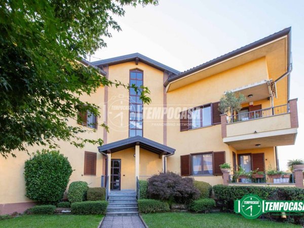 appartamento in vendita ad Oleggio