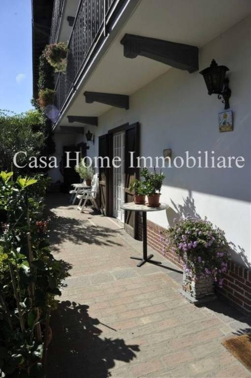 casa indipendente in vendita ad Oleggio