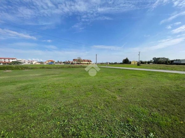 terreno agricolo in vendita ad Oleggio in zona Loreto