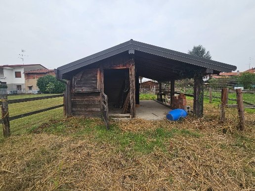 casale in vendita ad Oleggio