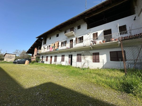 attico in vendita ad Oleggio in zona Santo Stefano.