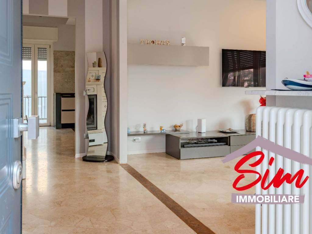 casa indipendente in vendita ad Oleggio