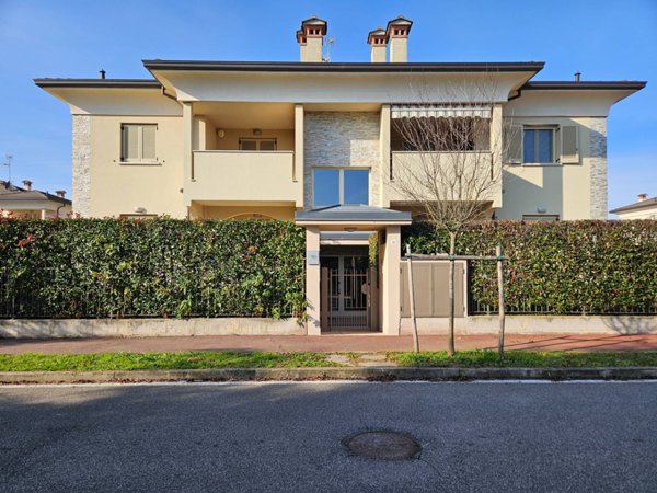 appartamento in vendita ad Oleggio