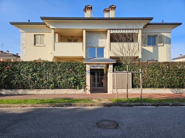 appartamento in vendita ad Oleggio