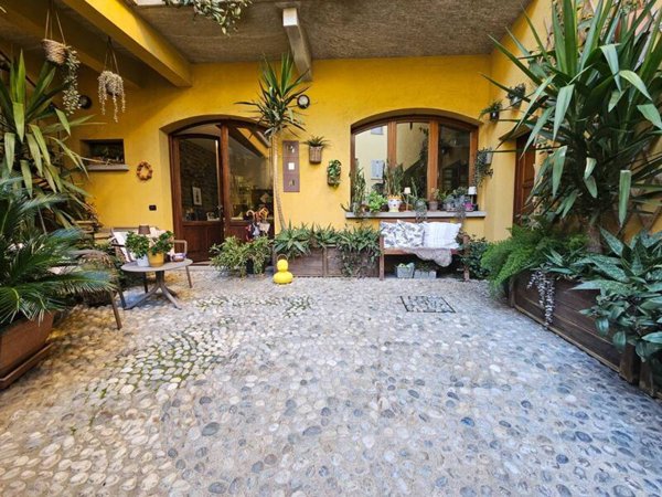 casa indipendente in vendita ad Oleggio