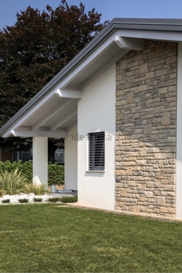 casa indipendente in vendita ad Oleggio