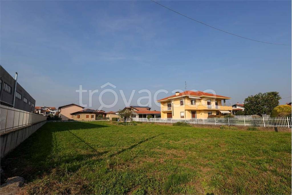 terreno agricolo in vendita ad Oleggio